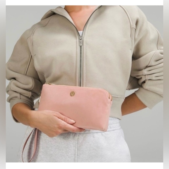 lululemon athletica Handbags - BNWT STILL IN PACKAGE- Lululemon Velour Curved Wristlet